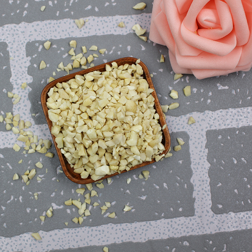Minced cashew nuts